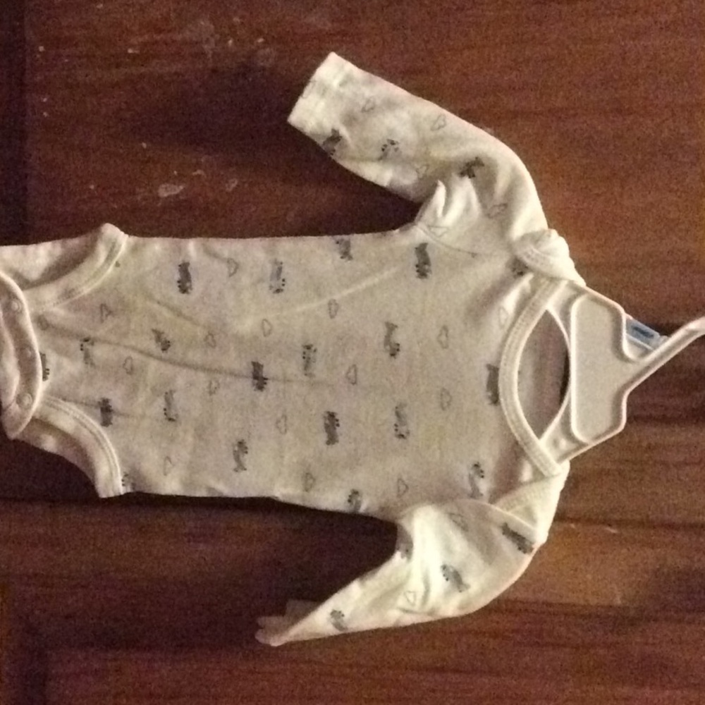 Newborn cute airplane cloud outfit.  6/12 months